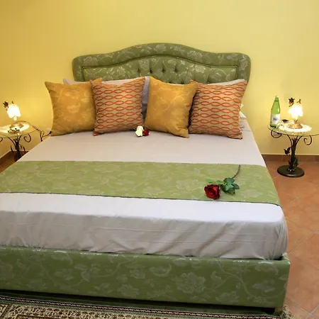 Mercatello Relais Old 3* Naples